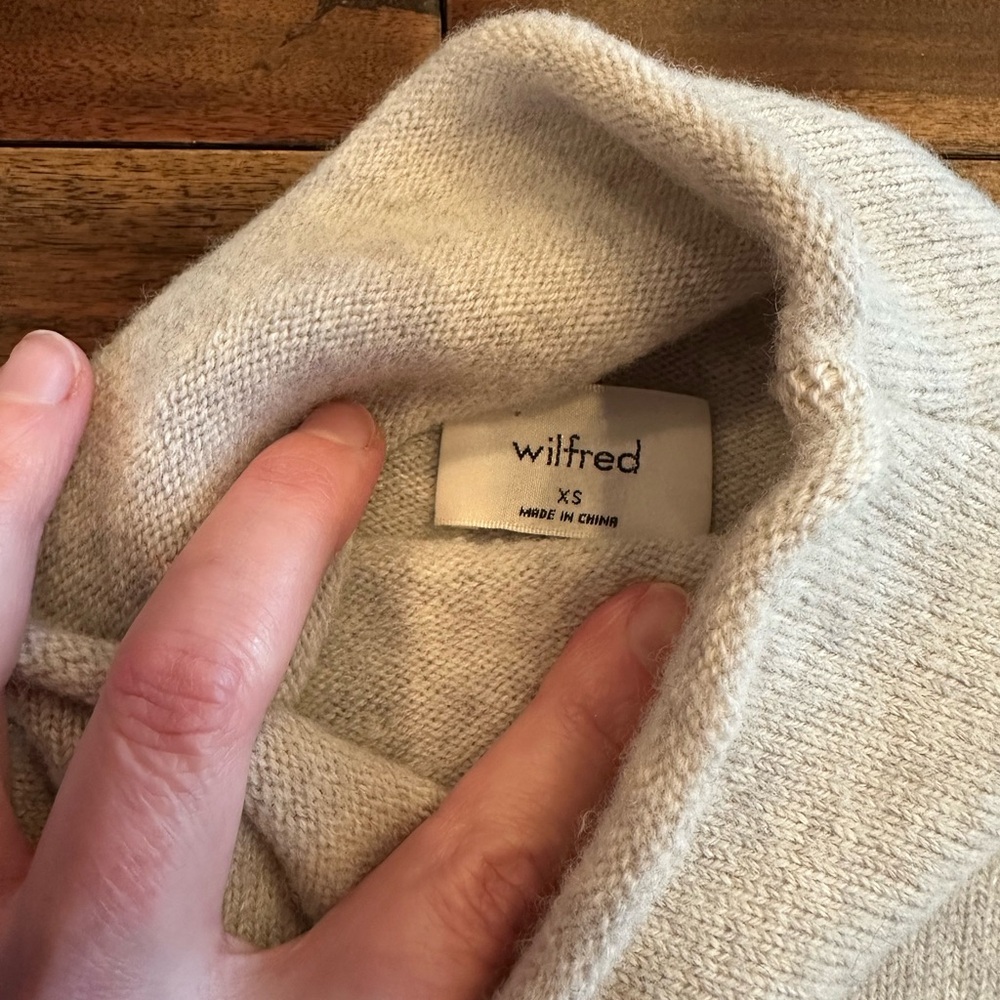 Wilfred Aritzia Light Oatmeal Gray 100% Merino Wool Mock Neck Crew Sweater XS - Picture 4 of 6